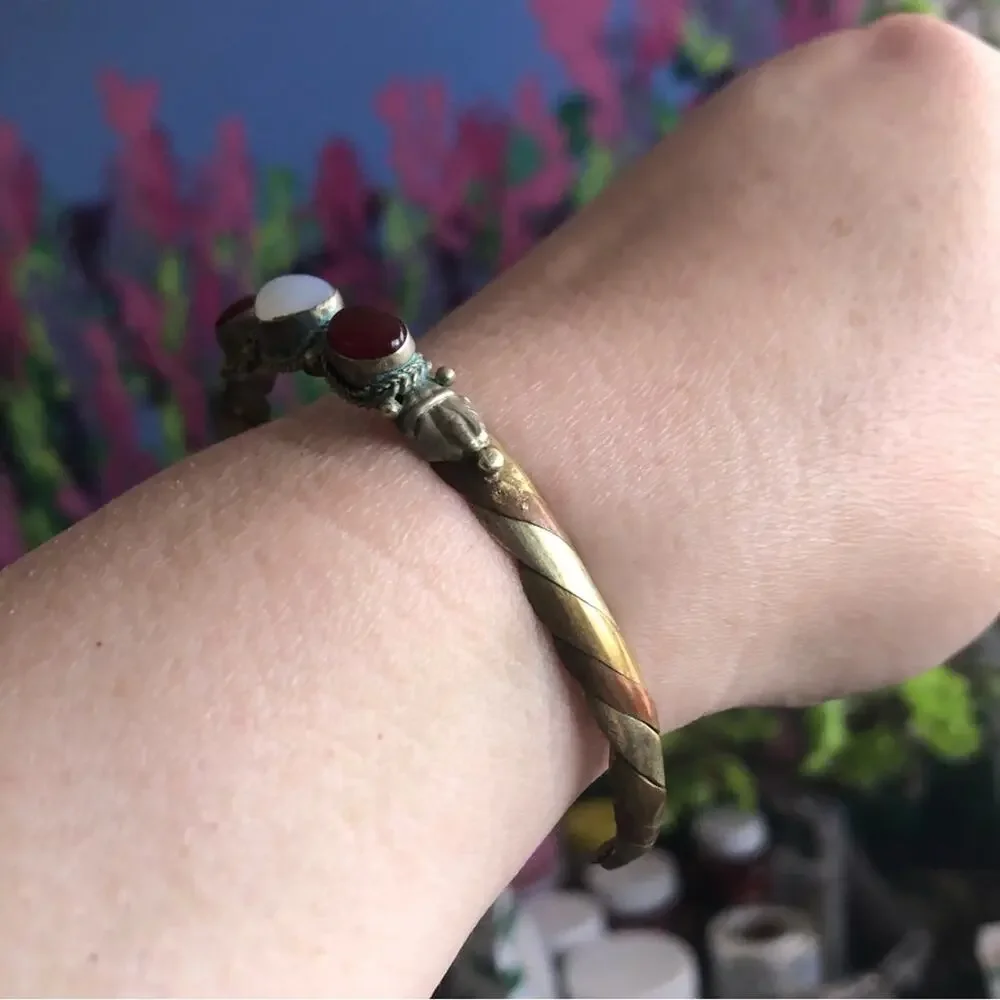 Vintage handcrafted genuine ruby and opaline cabochon stone twist metal bracelet